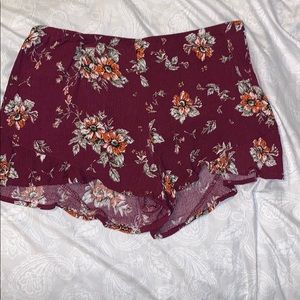 floral shorts🌷🍃